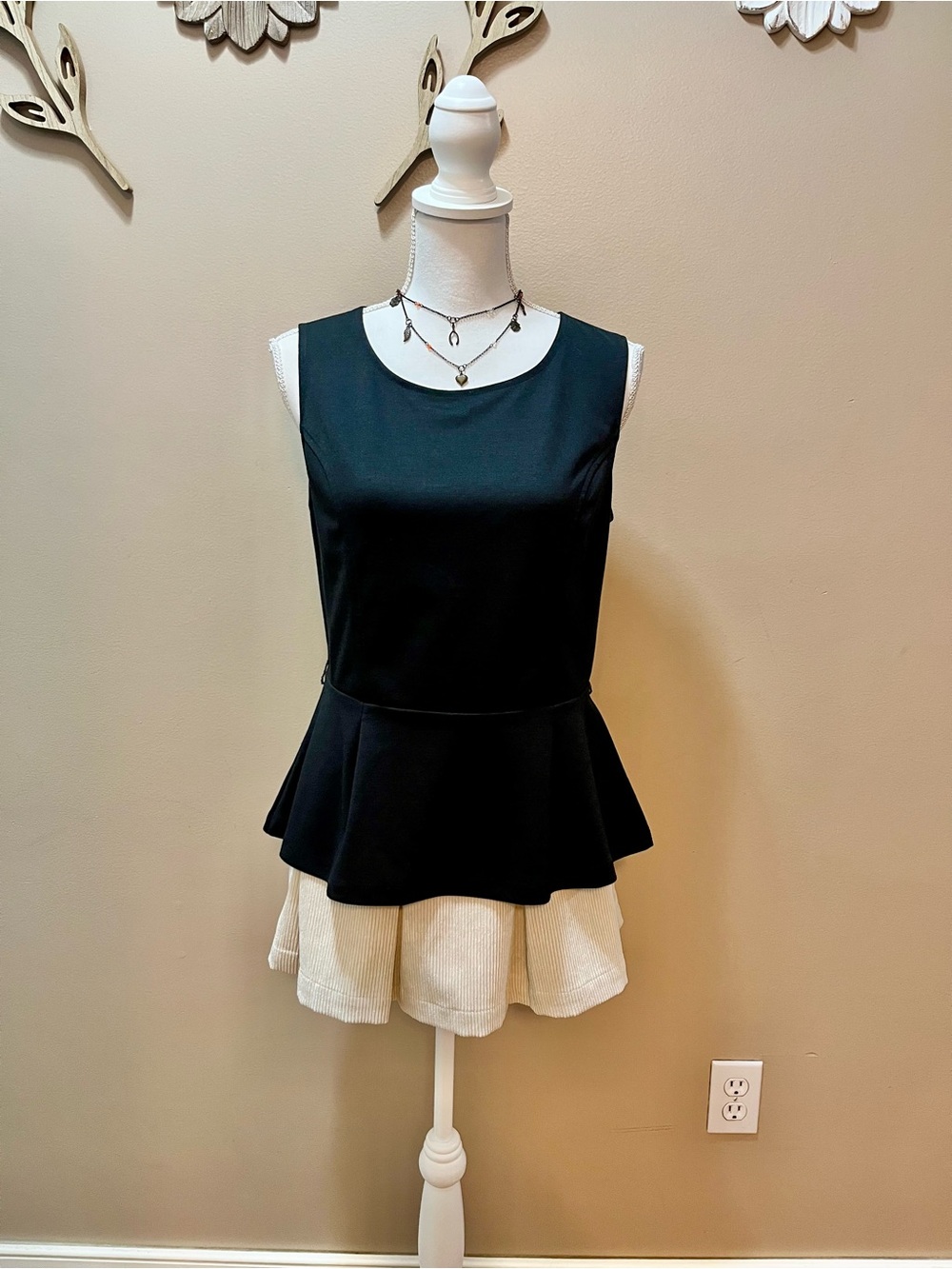 The Limited Black Sleeveless Peplum Top Size Medium